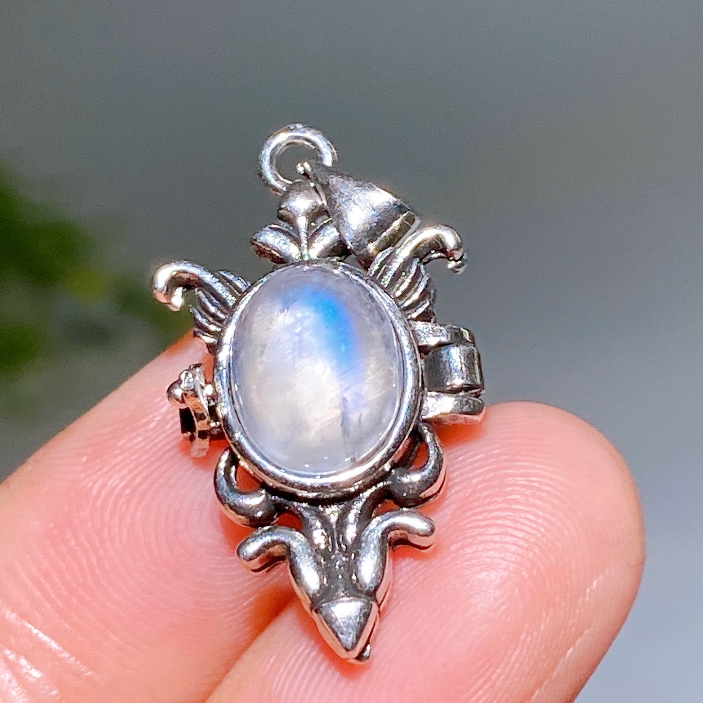 25mm Multi-Material Natural Crystal Pendant Wholesale