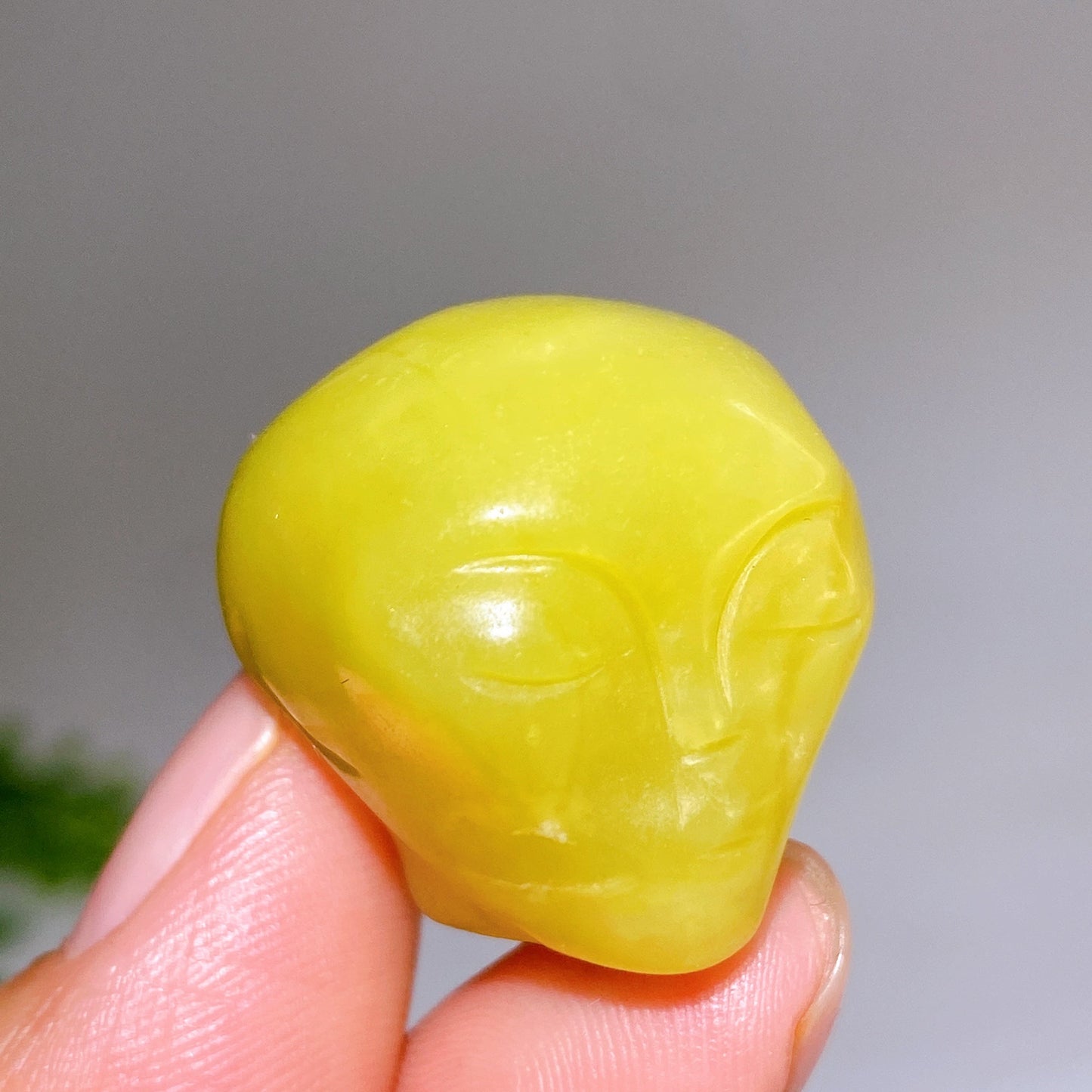 1.0" Crystal Alien Skull Carving for Halloween Wholesale