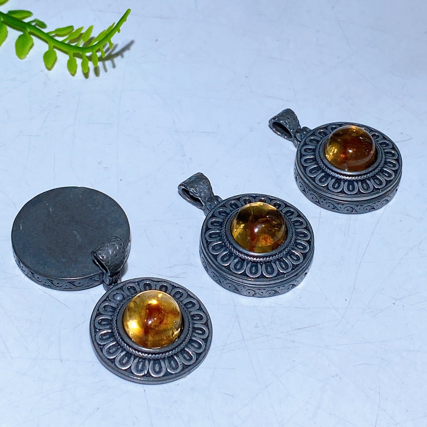 25mm Vintage Silver Metal Citrine Pendant Wholesale