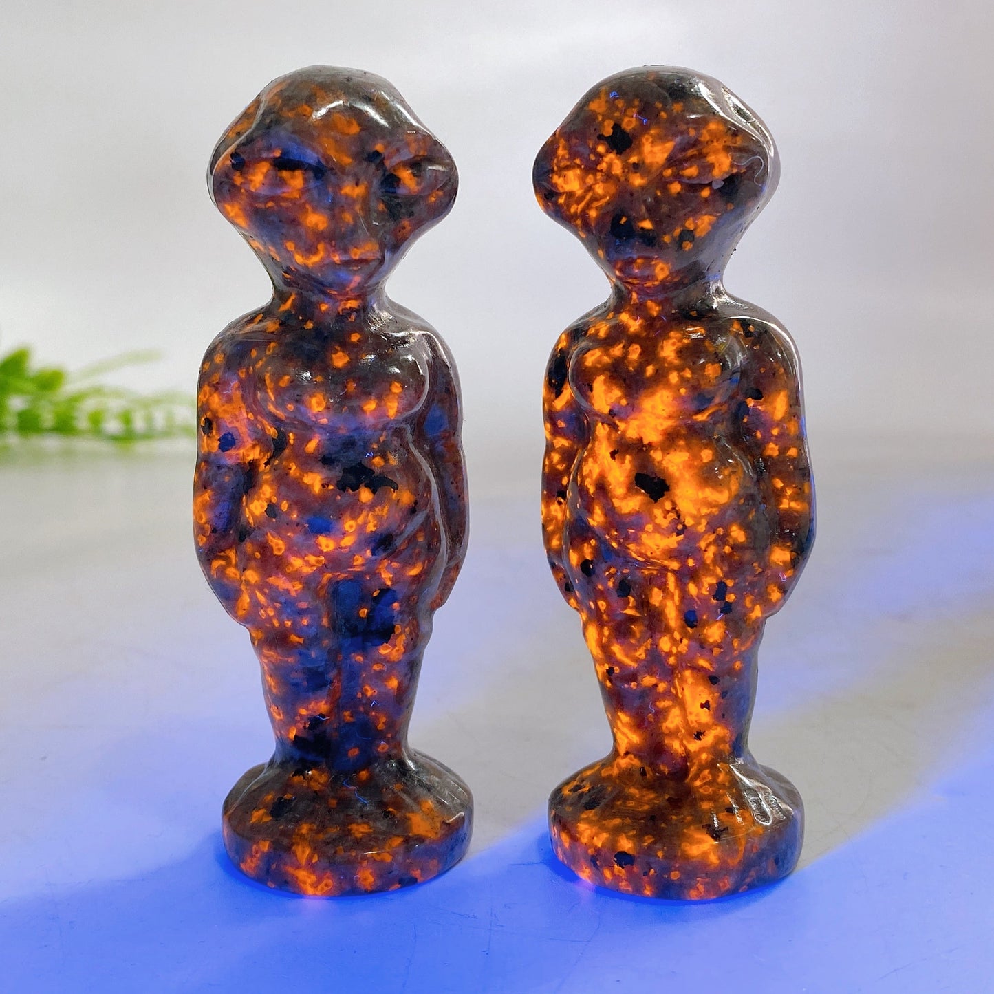 3.2" UV Reactive Yooperlite Alien Carving Wholesale