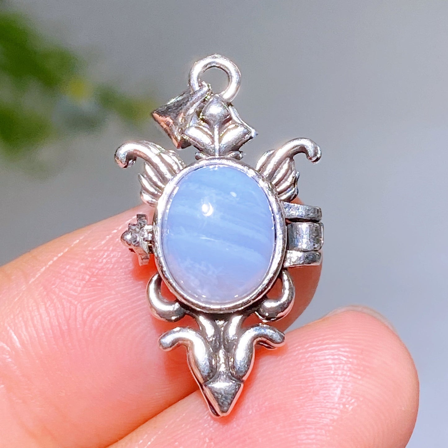 25mm Multi-Material Natural Crystal Pendant Wholesale
