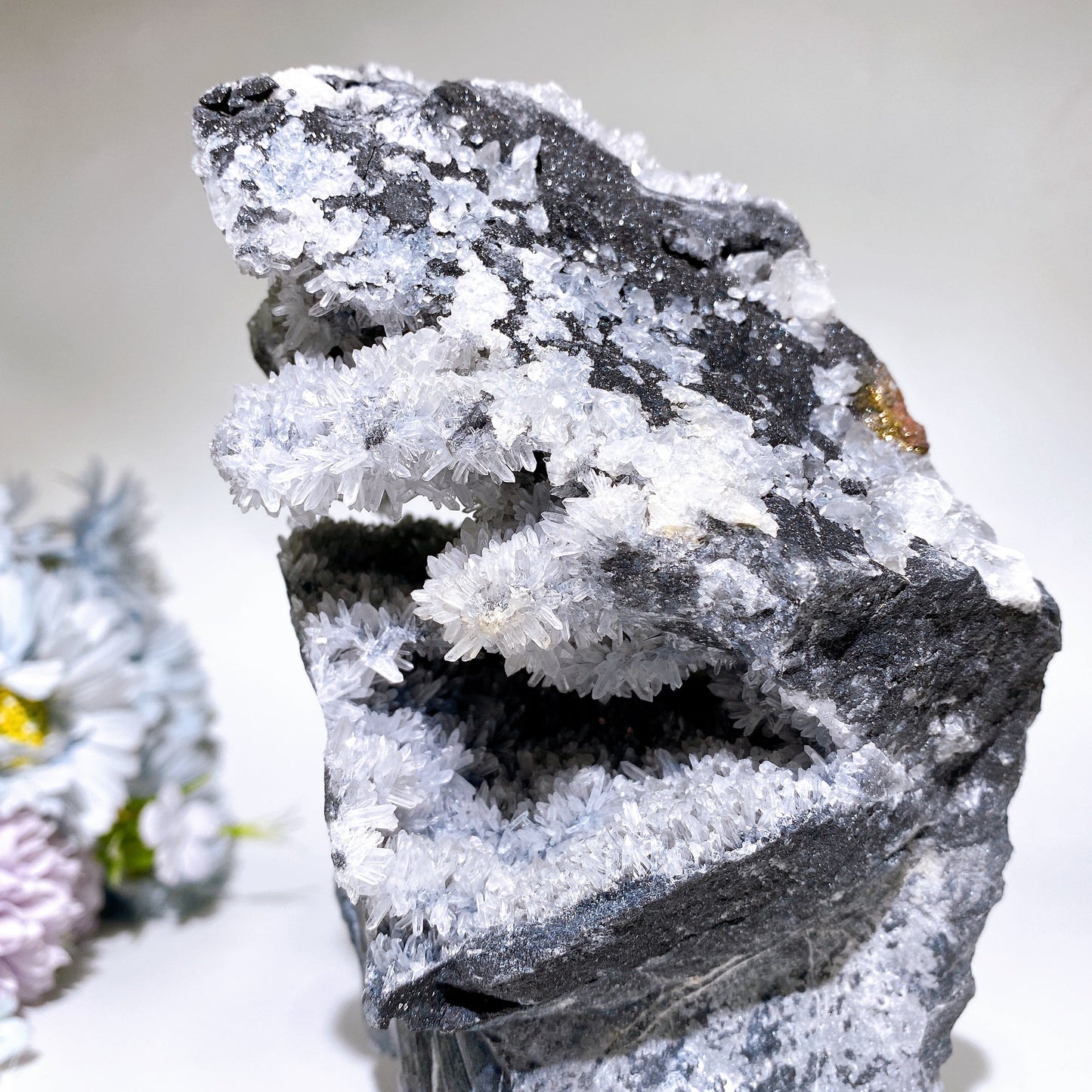 18cm Large Unique Sphelarite Grow with UV Reactive Calcite Skull Carving Crystal Healing Bulk Wholesale