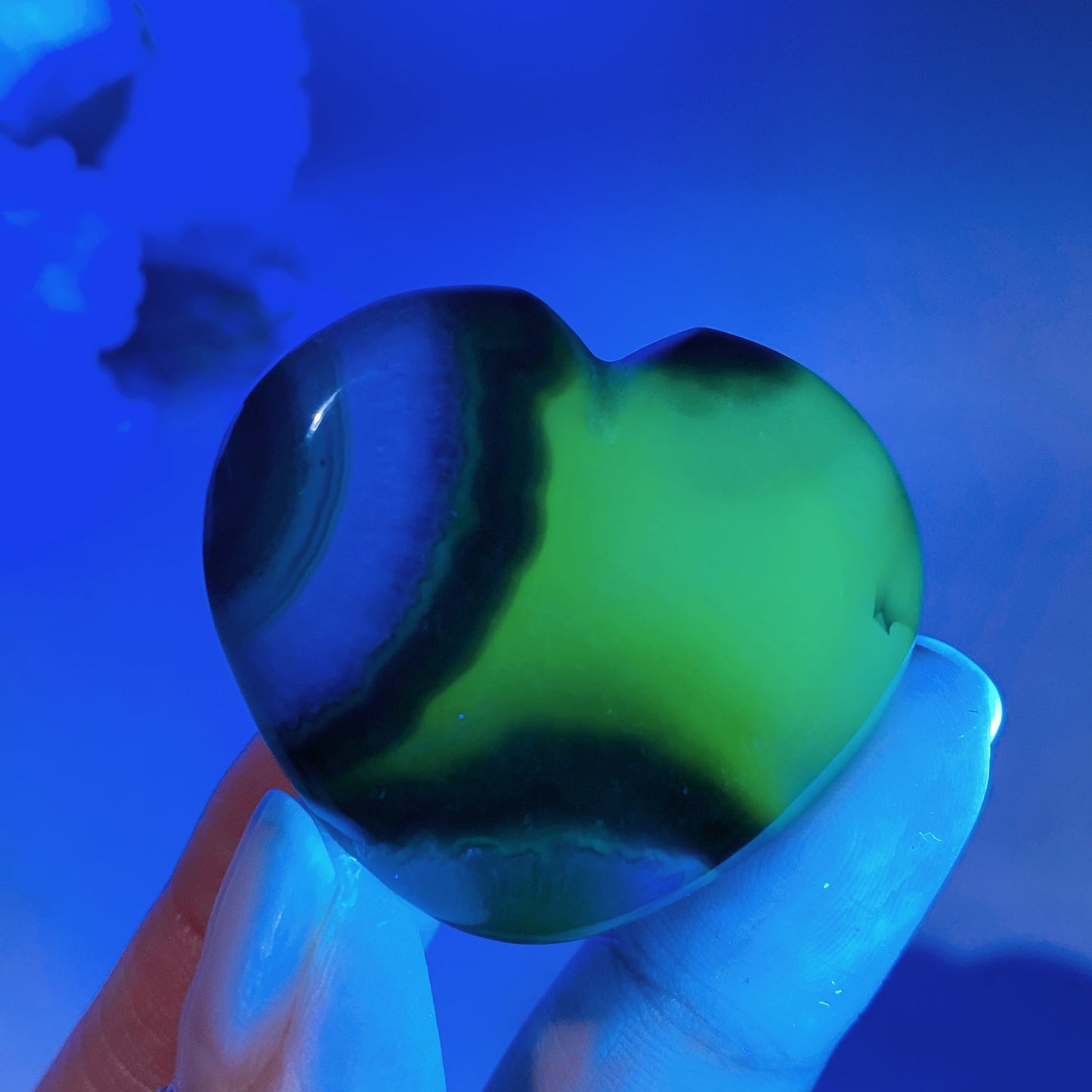 4cm UV Reactive Volcanic Agate Heart Carving Crystal Healing Bulk Wholesale